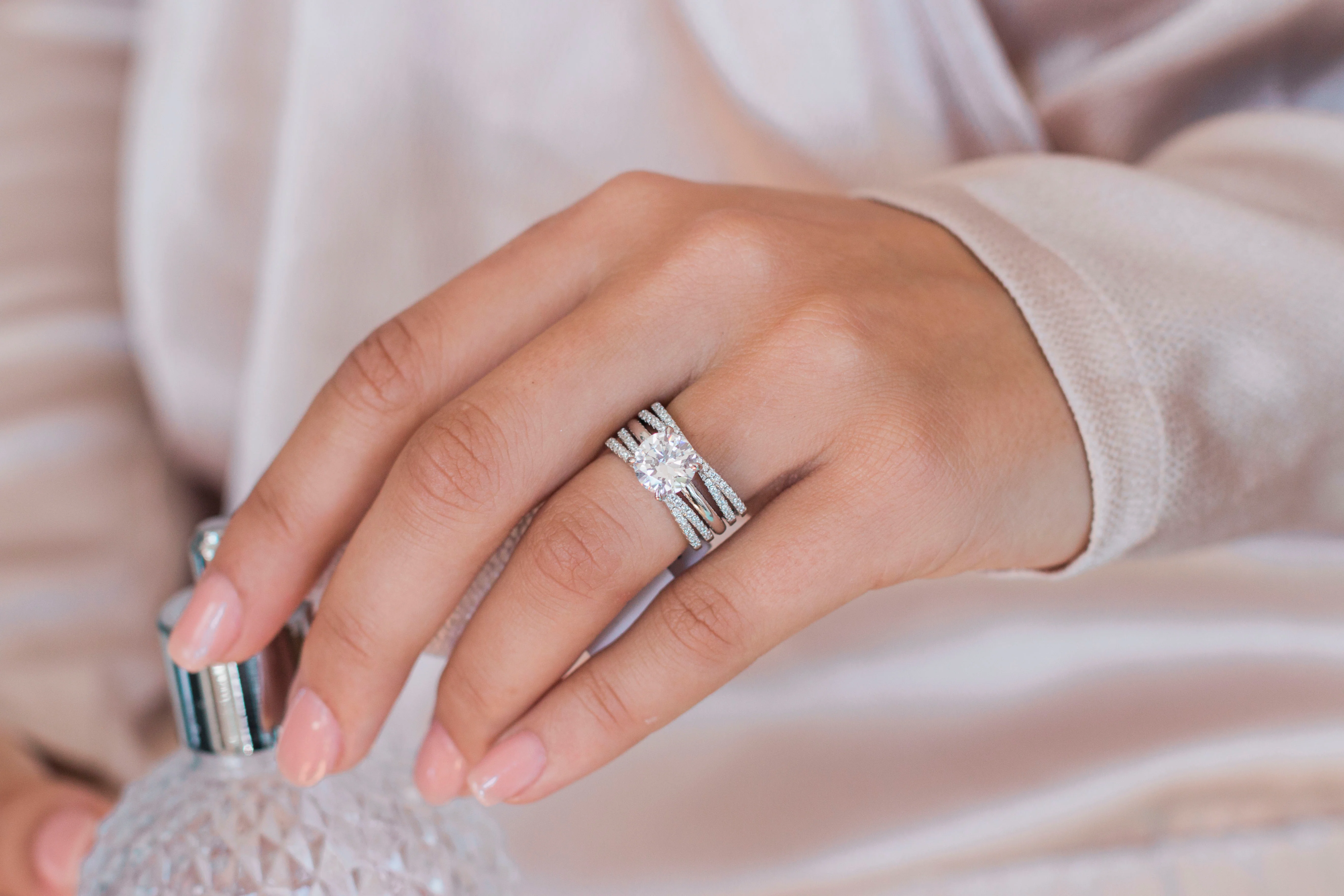 The Emmy Ring (2 Carat) - Image 4